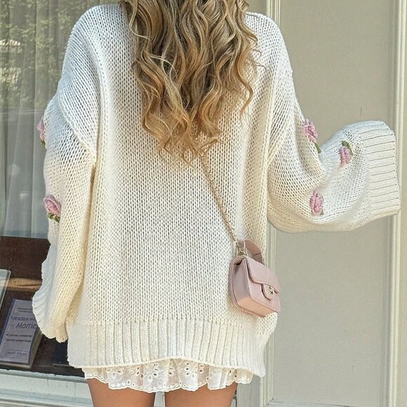 Casual Women's Loose Lovely Knit Long Sleeve Sweater detailed with roses design - Picture 3 of 10